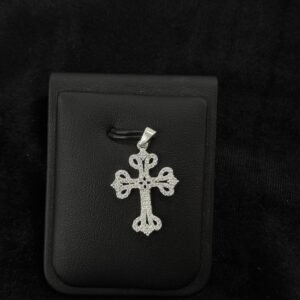 Dije de cruz gótica con zirconia de plata .925