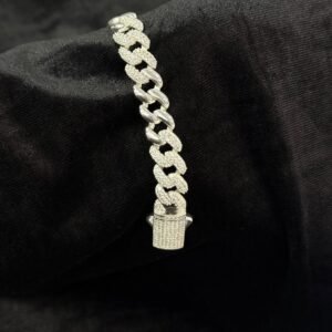 Pulsera cubana de eslabones lisos y con zirconia de plata .925
