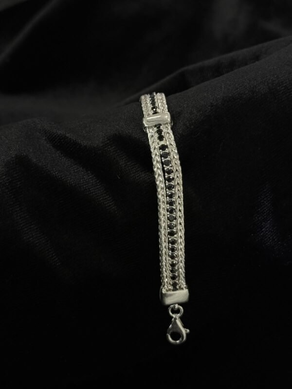 Pulsera tejida con zirconia